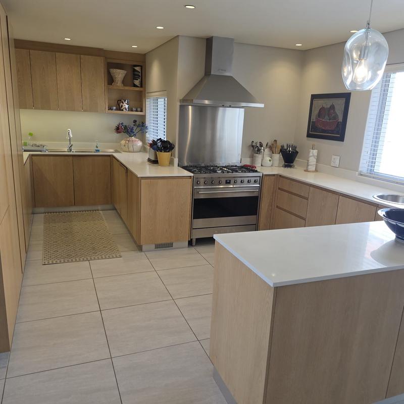 3 Bedroom Property for Sale in Green Point Western Cape